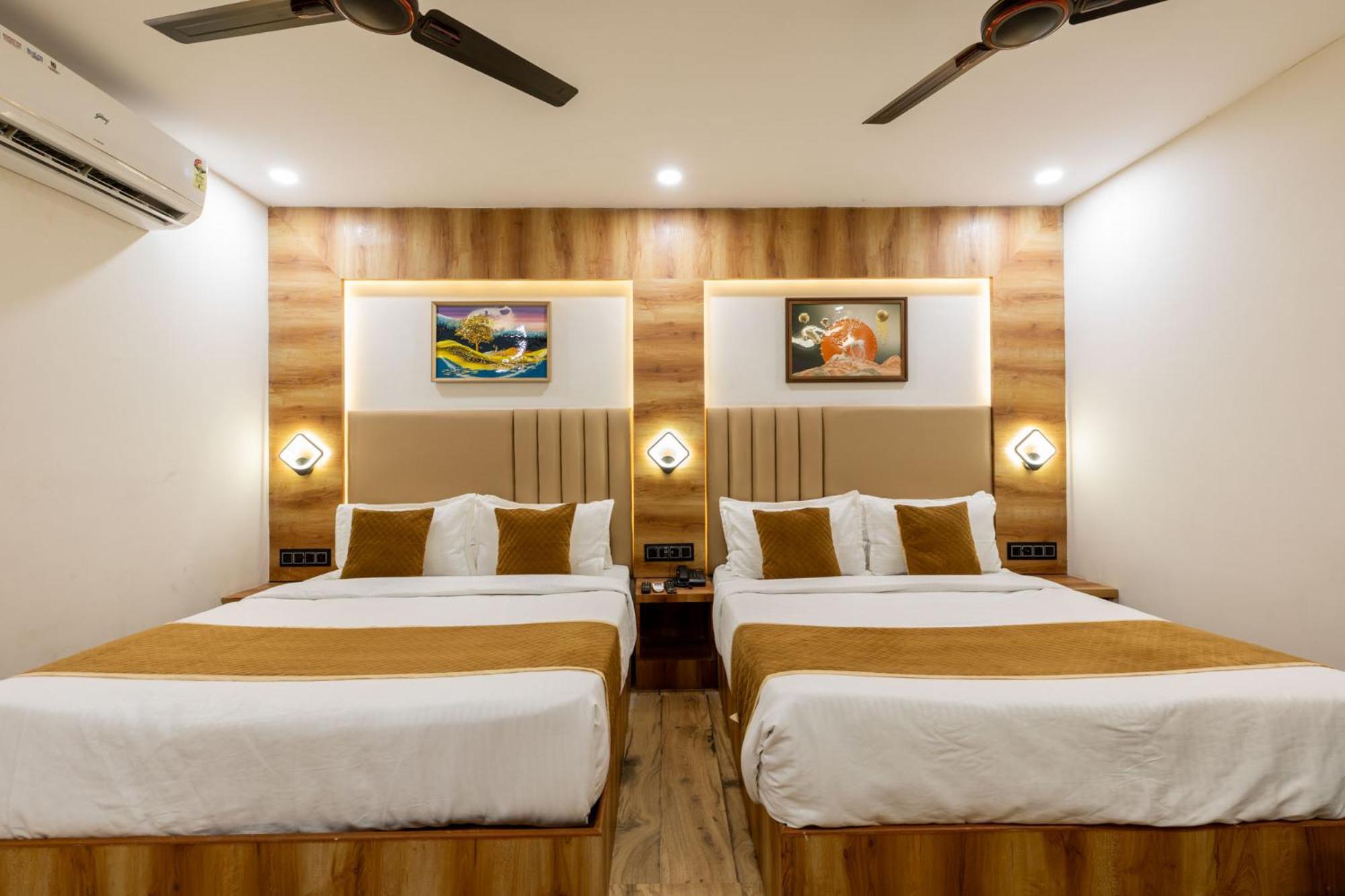 Deluxe Family Room